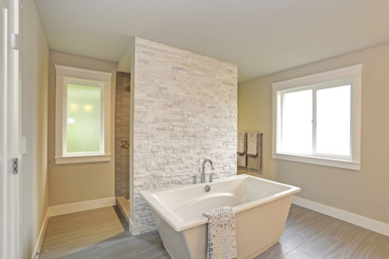 Stylish Alcove Tub